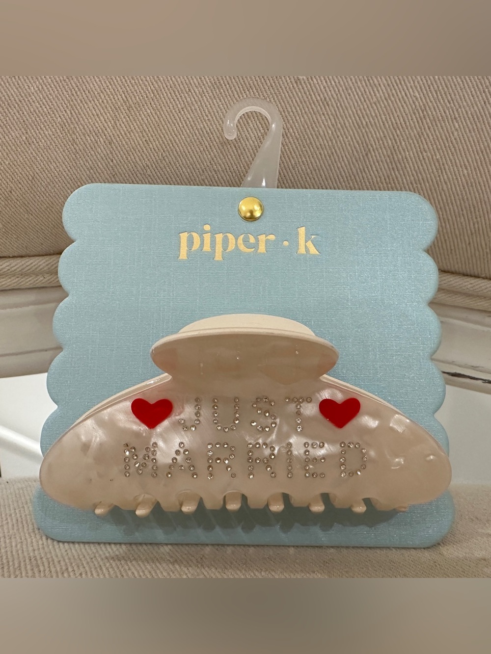 NWT Piper K Just Married” Ivory Hair Claw with Rhinestone Sparkle & Red Hearts